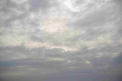 Zwaar bewolkt met weinig ruimte voor opklaringen in Hardenberg in de nacht