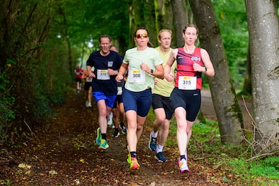 Marjolijn de Mik grijpt naast podium bij de Veluwepoortloop: ‘Grappige is dat ik langere afstanden m