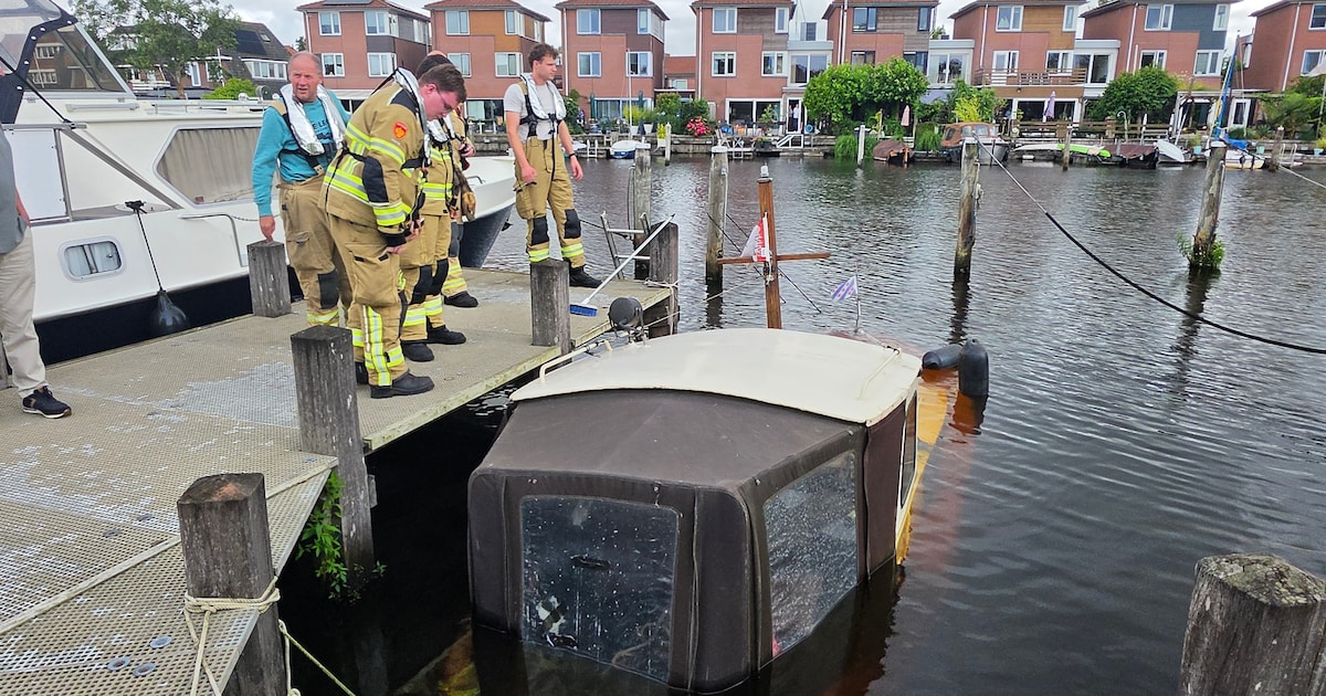 Boot Anna (130) zinkt binnen een dag na aankomst in de haven van Meppel: ‘Heel erg’