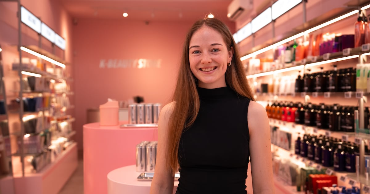 Nieuw in Amsterdam: Tamar (25) opent een roze Korean beautywinkel