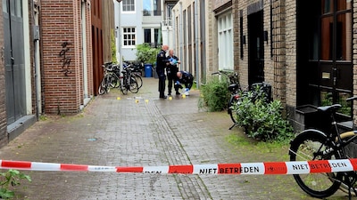 Man dood aangetroffen in woning aan Lijnbaansstraat, misdrijf niet uitgesloten