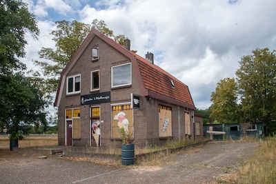 Verpauperd, dichtgetimmerd en sloop is nabij, maar ’t Melkmeisje in Putten krijgt leven na de dood