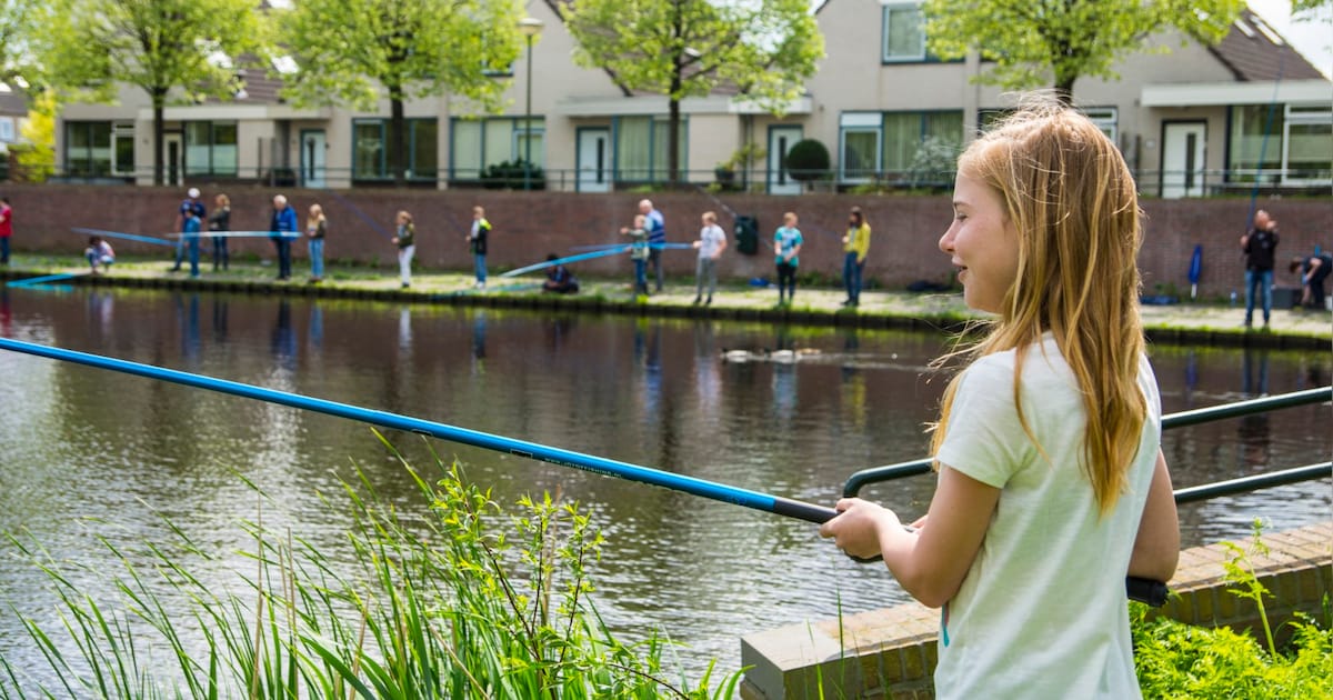 Leerlingen van Propschool krijgen VISles van hengelsportvereniging