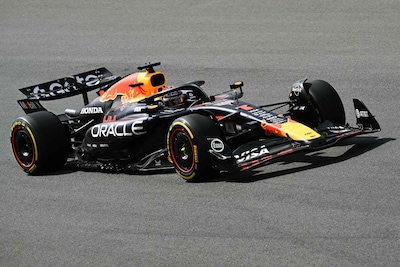 LIVE Formule 1 | Matige ronde Max Verstappen op de zachte band, Lando Norris de snelste op Zandvoort