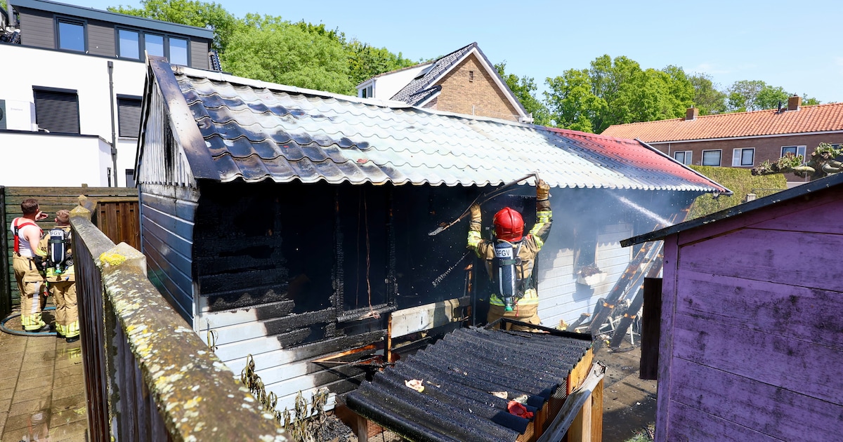 Grote rookontwikkeling bij schuurbrand op Urk