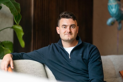 Koen (29) is ongeneeslijk ziek en te zien in Over mijn lijk: ‘Op deze manier kan ik mijn zoon toch w