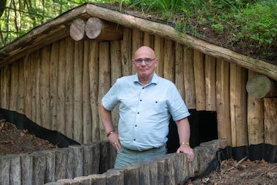 Heini schreef een roman over onderduikadres in de Veluwse bossen: ‘Het overkomt je. En wat doe je da