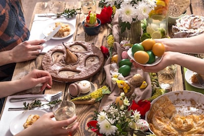 Op je Paasbest! 8 x brunchen, cocktails, eieren zoeken: dit doe je met Pasen in Amsterdam