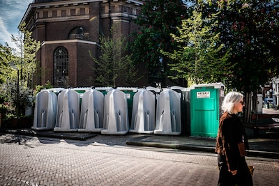 Koningsdagactie Dolle Mina’s Arnhem: stel herentoilet ook open voor vrouwen
