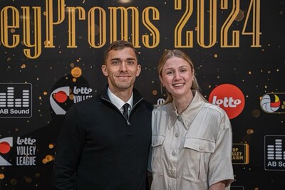Voetbalvrouw Manon steunt haar Jari in de bekerfinale: 'Go Ahead als underdog kan goed uitpakken'