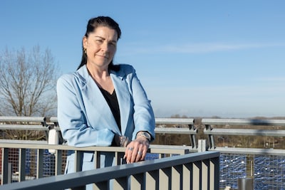 Debbie kijkt maanden uit naar haar vakantie in Amerika, maar alleen haar koffers gaan aan boord