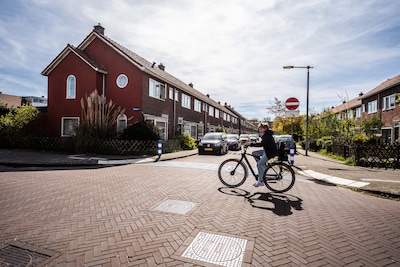 Van het touwtje uit de deur naar de honkbalknuppel naast het bed: ‘Wij tellen voor Volkshuisvesting 