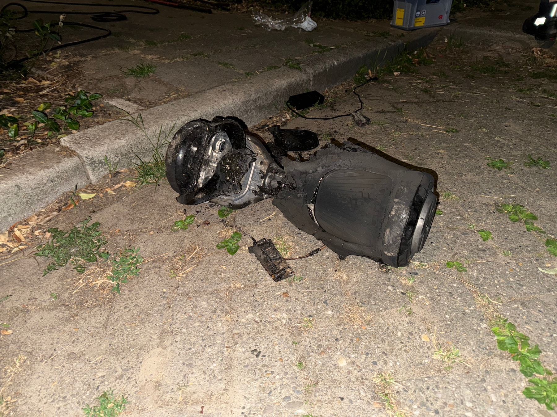Hoverboard in kelderbox vat vlam, appartementen kort ontruimd vanwege rook