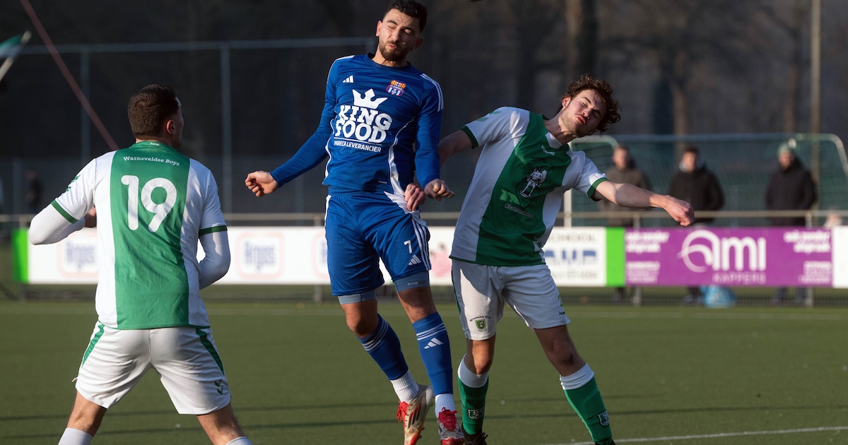 Oude bekende helpt Helios uit de brand • Ruime nederlaag Warnsveldse Boys • Hattrick Smith helpt Sch