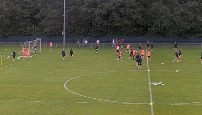 Dit moet je zien: Vitesse-aanvoerder Büttner scoort vier (!) keer achter elkaar met stiftje op train