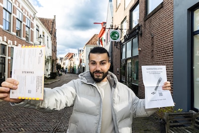 Hazhar (40) vluchtte uit Iran, nu kan hij eindelijk stemmen: ‘Ik besef hoe belangrijk dit is’