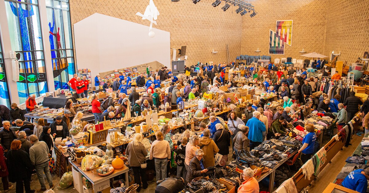 Inzameling van tweedehands spullen voor 43ste Bazar Dronten