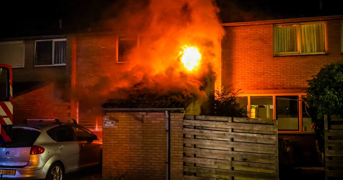 Brandweer voorkomt dat schuurbrand overslaat op woning aan de Holtingerbrink in Emmen