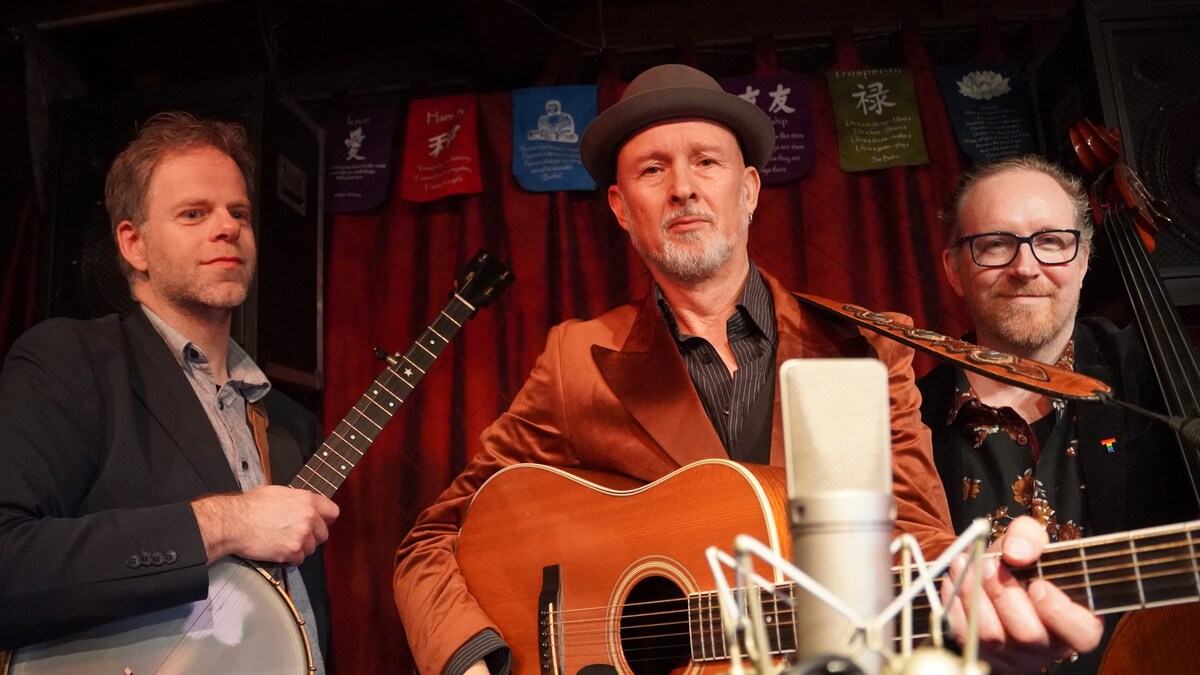 Bluegrass met Eric Devries en The Truffle Valley Boys in Luxor Live ...