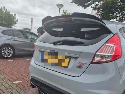Man (20) heeft rijbewijs twee jaar, dan raast hij met 196 kilometer per uur over de A28