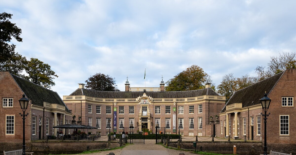 Ontdek Kasteel Groeneveld met je oortjes in en leer alles over dit landgoed met nieuwe podwalk