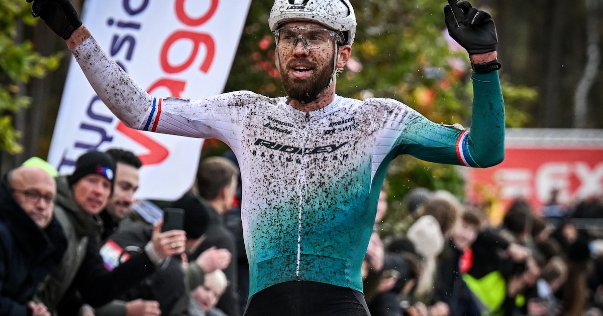 Bandenwissel helpt Joris Nieuwenhuis aan eerste zege in het veld: ‘Ik gokte erop dat het kon’