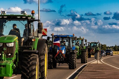 LIVE | Boerenprotest Zutphen ‘groter dan verwacht’ • Acties op viaducten A1, A28 en A50