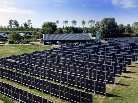 Plan voor nieuw zonnepark met verticale zonnepanelen: 'Geeft zelfs meer opbrengst'