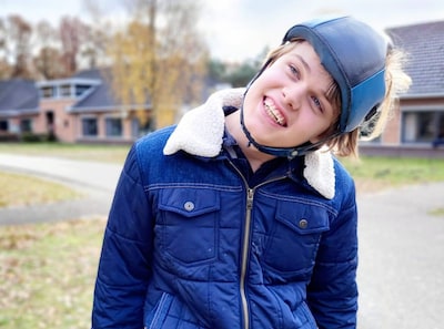 Jonathan (20) overlijdt na een leven met epilepsie: ‘Zijn drie vingertjes in de lucht vergeet ik noo