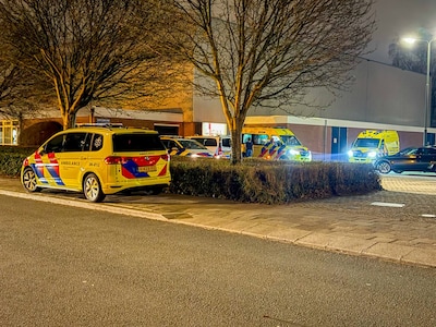 Jongen (17) raakt onwel tijdens voetbaltraining in Apeldoorn en moet in kritieke toestand naar het z