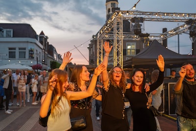 Nacht van Almelo breidt uit: 3 pleinen met elk eigen feest