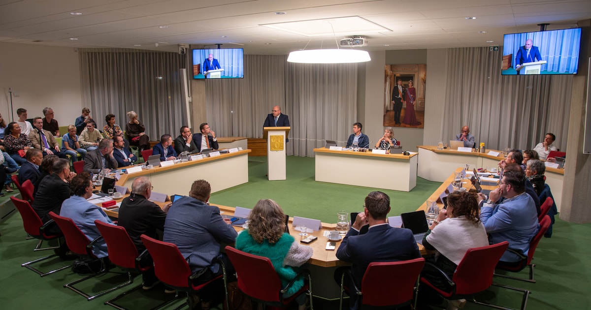 Oldebroek maakt definitief einde aan regenboogvlag: zelfs ‘minimaal verzoek’ van oppositie haalt het