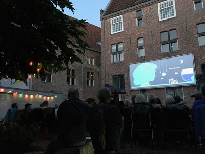 Twee openluchtfilms op het Celeplein in Zwolle