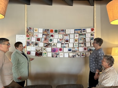 Textielexpositie 'Draad van Verbinding' te zien in dorpshuis De Hezebrink