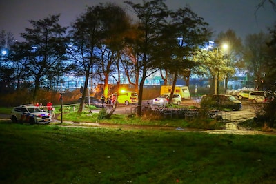 Gewonde bij steekpartij in Amsterdam-Noord, drie verdachten vluchten op fatbike