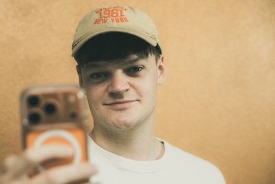 Niek (24) filmt zichzelf 13 seconden op een openbaar toilet: video wordt 29 miljoen keer bekeken