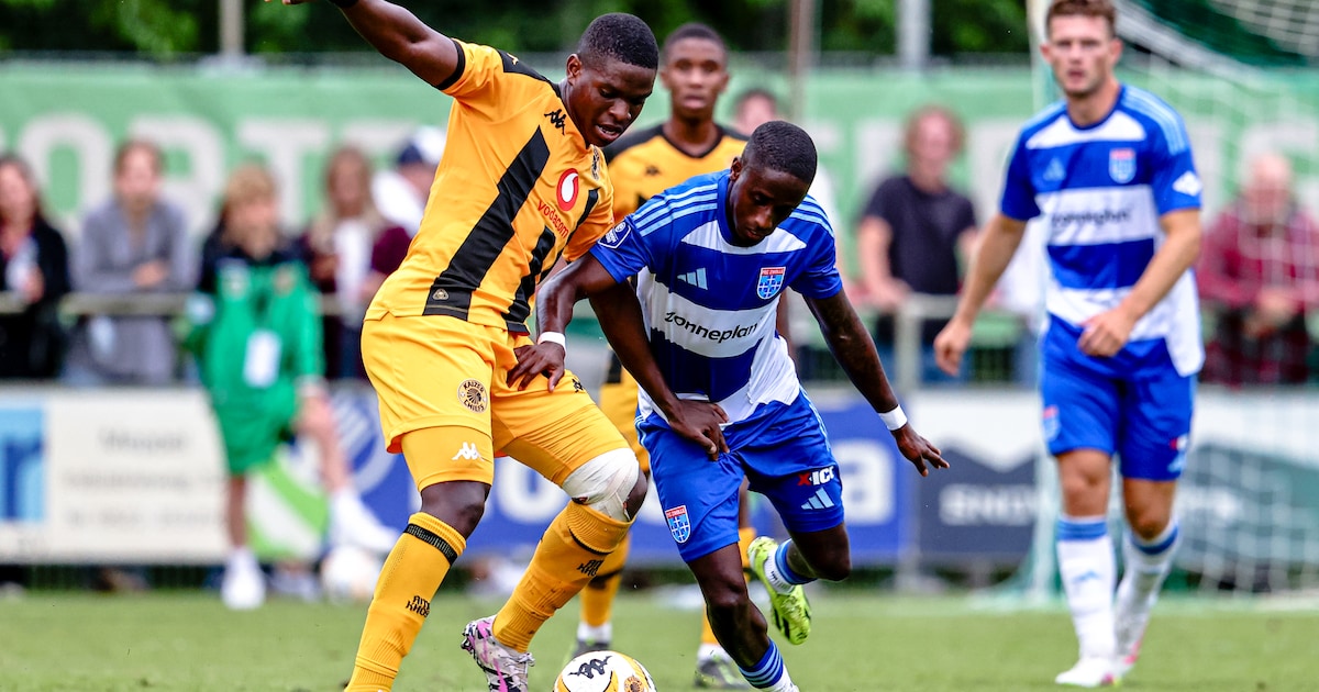 PEC Zwolle verliest oefenwedstrijd tegen Kaizer Chiefs • Bijzonder ritueel bij tegenstander voor de