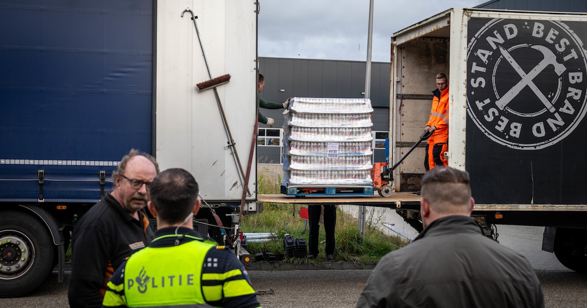 Fabriek ligt maanden stil, dan staan er plots honderden dozen koffie voor de deur