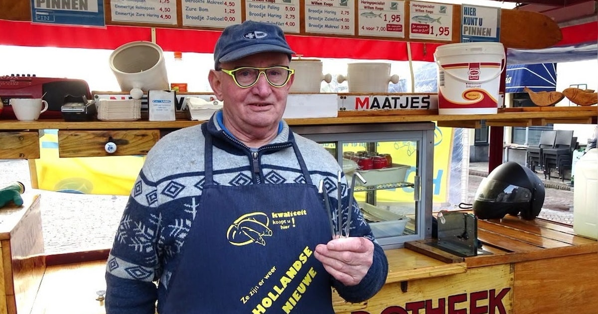 Wippe verkoopt ruim 30 jaar haring in Elburg, dan breekt paniek uit om één zinnetje