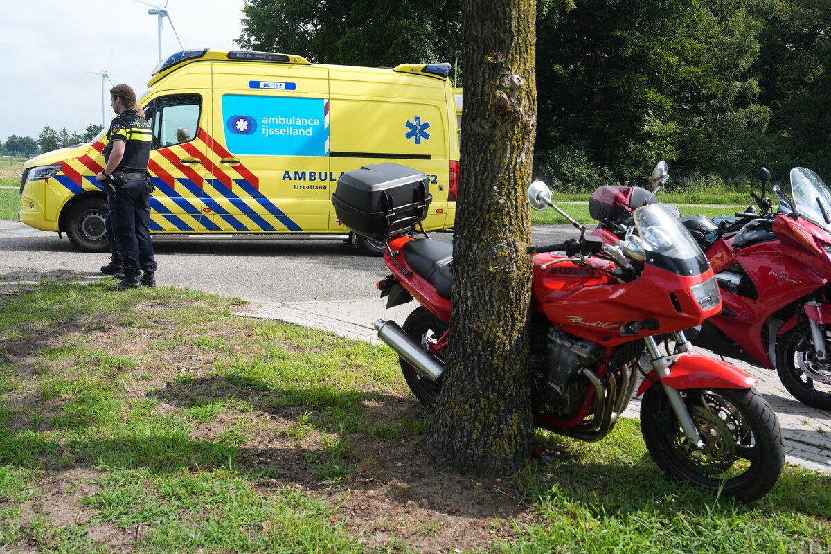 De motorrijdster kwam hard ten val.