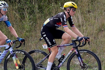 LIVE Tour de France Femmes | Kopgroep met drie Nederlanders begint bijna aan Madeleine, wat kan Vollering op slotklim?