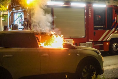 Auto in brand gestoken op Fluorweg in Amersfoort