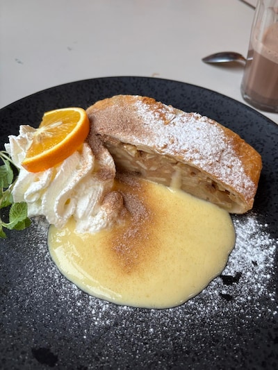 Winterse lekkernij: hier in Apeldoorn bestel je apfelstrudel