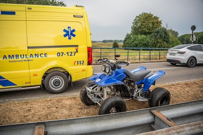 Quad botst tegen vangrail in Doesburg