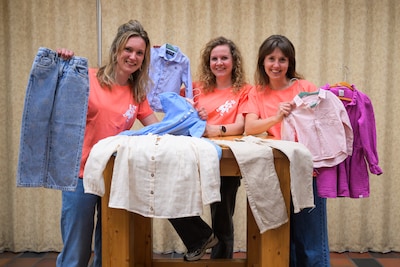 De kinderbeurs van Linsey, Anke en Roelinda groeit uit haar jasje: ‘Twee jaar geleden nog op school,