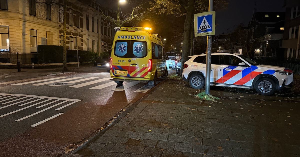 Jongen rijdt vrouw aan op zebrapad in Deventer en gaat er daarna vandoor