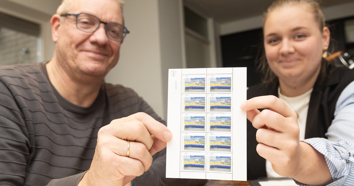 Hardenbergs Christelijk Mannenkoor viert 65- jarig bestaan en prijkt op postzegel