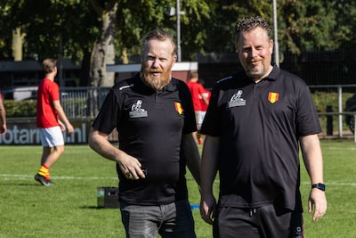 De een was beter binnen de lijnen, de ander erbuiten: bij de gebroeders Veldman zijn de rollen nu pr