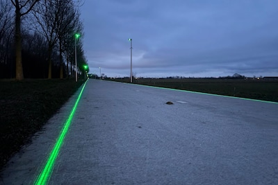 Mysterie opgelost: waarom je op dit fietspad in Zwolle ‘ineens’ groene lasers ziet