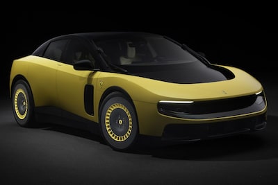 Oud-topman woedend over elektrische Ferrari: ‘Haal dat paard van die auto!’